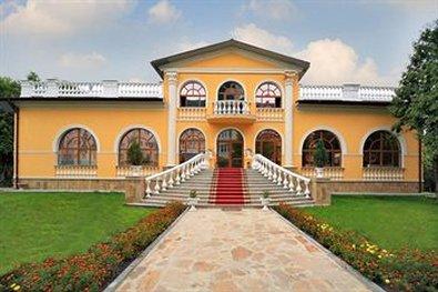 Royal Hotels And Spa Resorts Promenad Truskavets Exterior foto