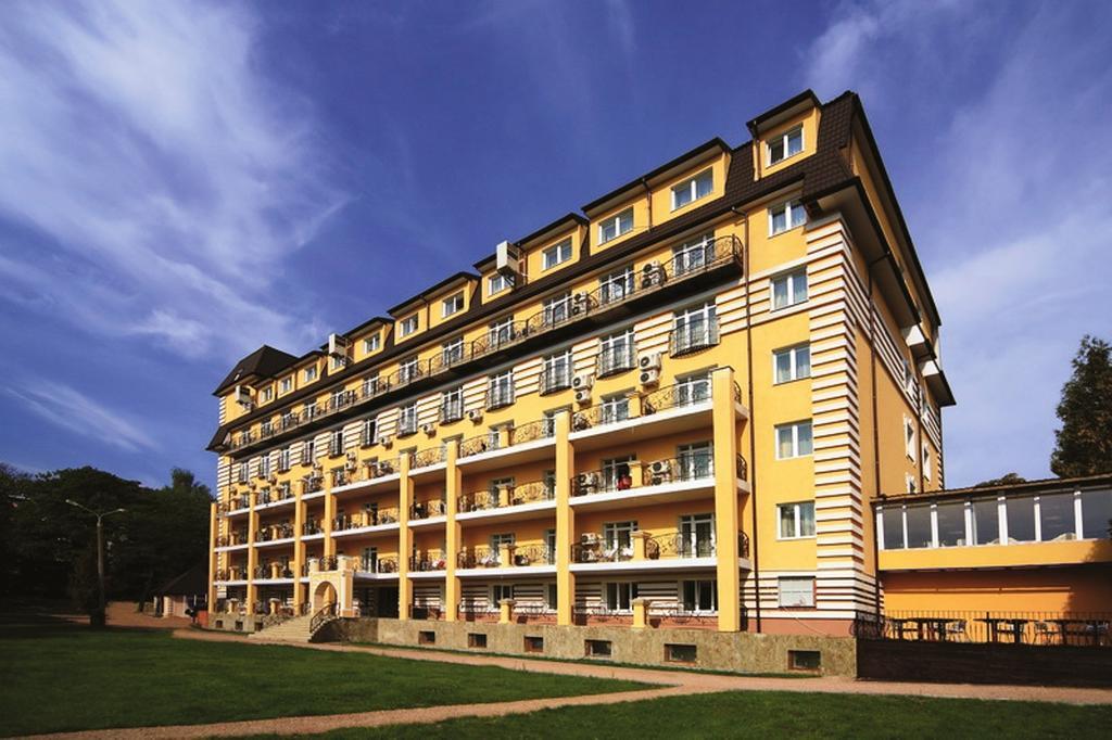 Royal Hotels And Spa Resorts Promenad Truskavets Exterior foto